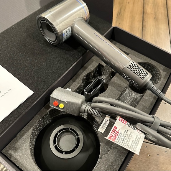 Plasma High-Speed 1400W Hair Dryer with Magnetic Nozzle and Diffuser it#TC6 - Picture 9 of 14